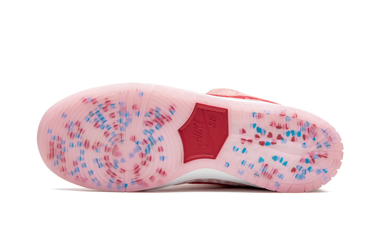 Nike SB Dunk Low Strangelove Skateboards (Special Box)