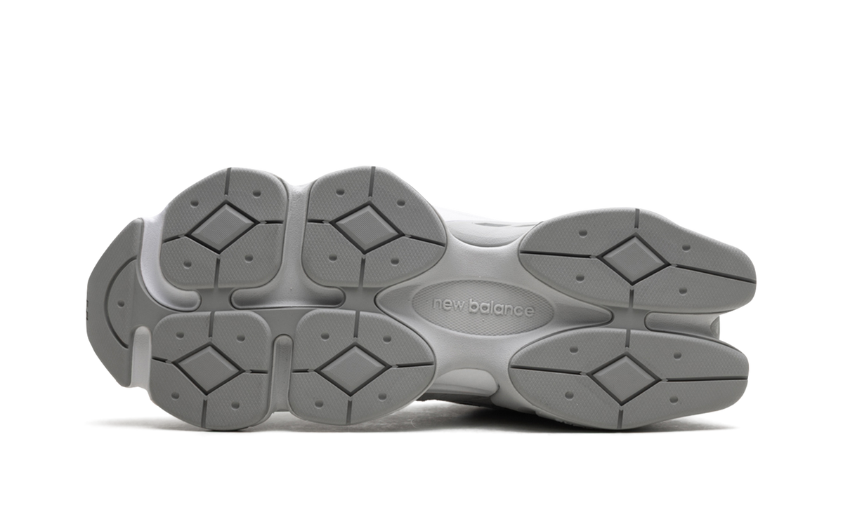New Balance 9060 Silver Metallic Grey