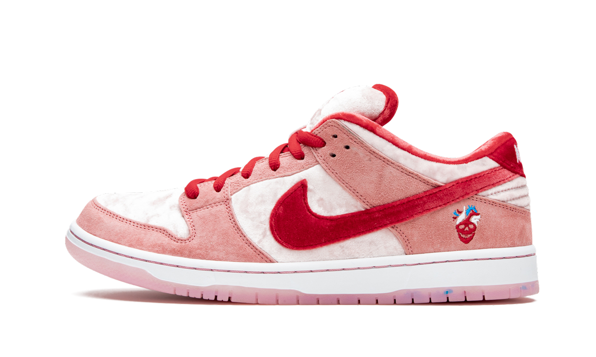 Nike SB Dunk Low Strangelove Skateboards (Special Box)