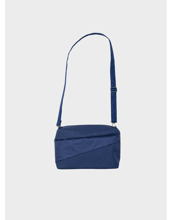 SUSAN BIJL The New Bum Bag Mono Navy MEDIUM