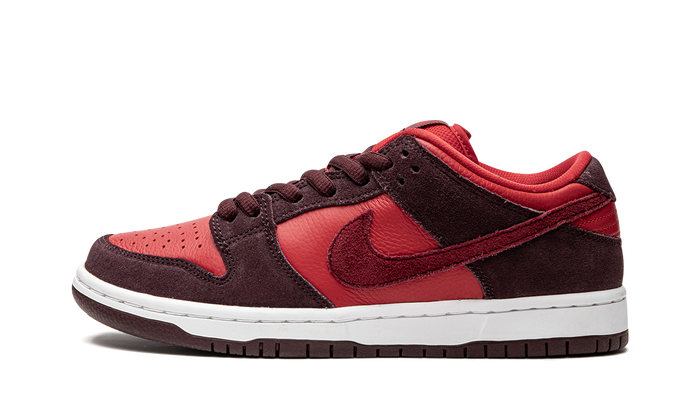 Nike SB Dunk Low Cherry